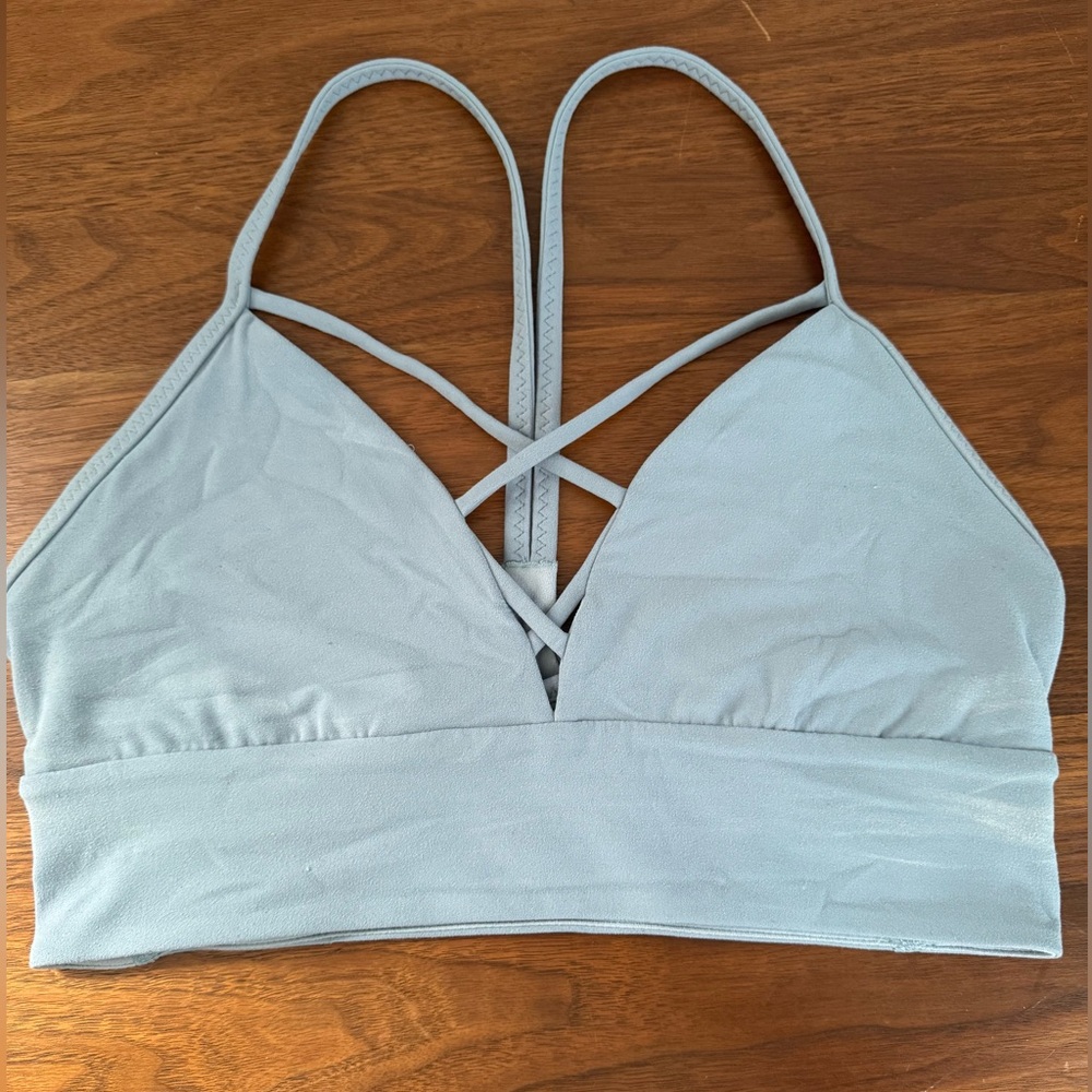 lululemon Criss Cross Straps Sports bra Nulu 8 baby blue
